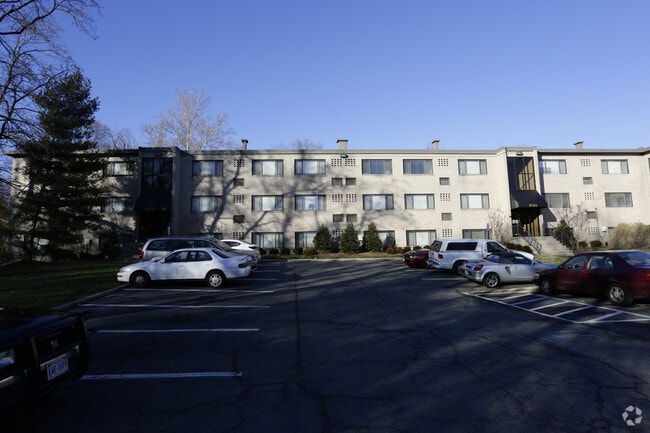 Canterbury Square Apartments