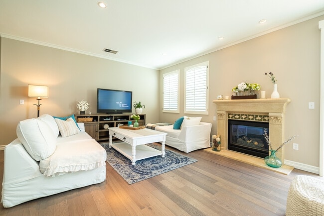 Photo - 1556 Hyannis Ln