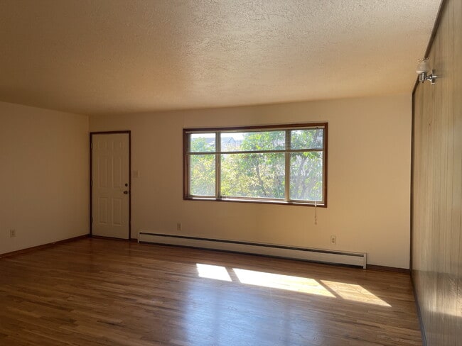 Photo - 2 Bedroom / 1 Bathroom Ground-Floor Apartment on SE Gladstone Unit 7
