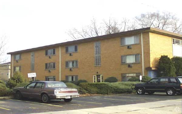 Photo - 8016-8018 Edgewater Rd Apartments