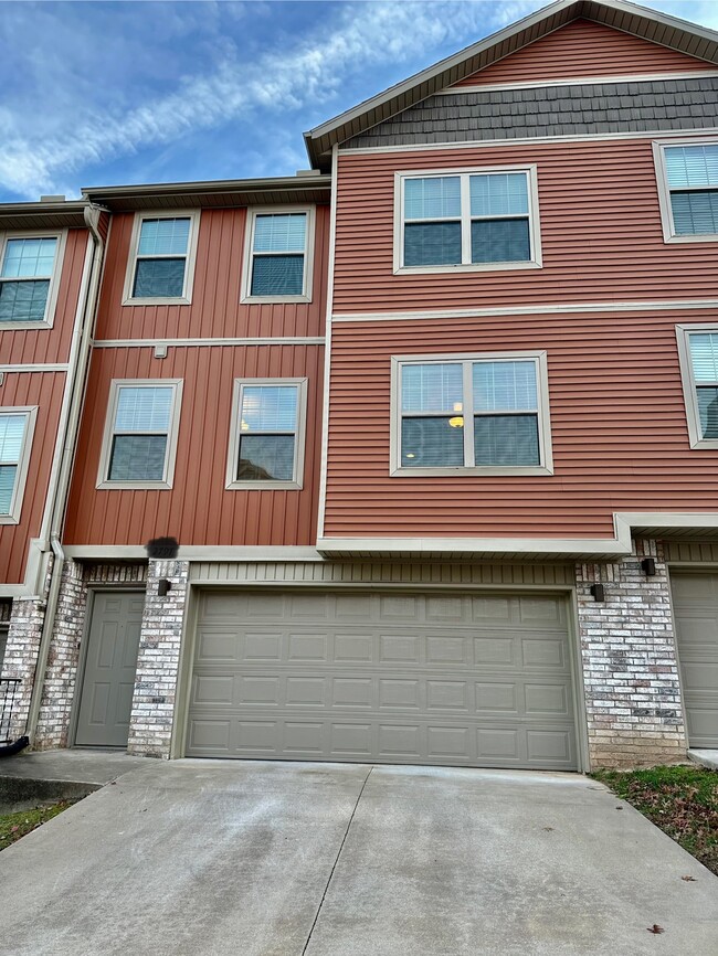 Photo - 2807 W Cottonwillow Way Townhome