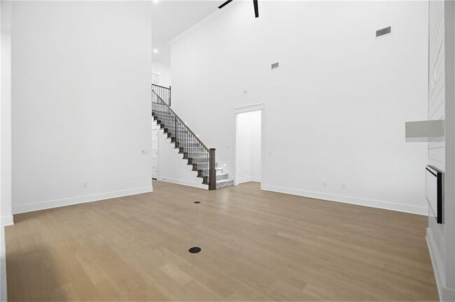 Photo - 431 Hedge Dr