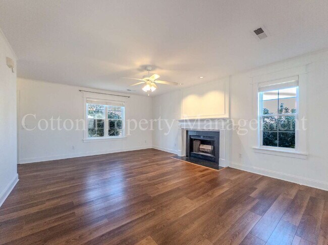 Photo - 7106 Haven Way