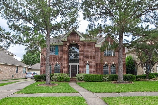 Building Photo - 20735 Fawnbrook Ct