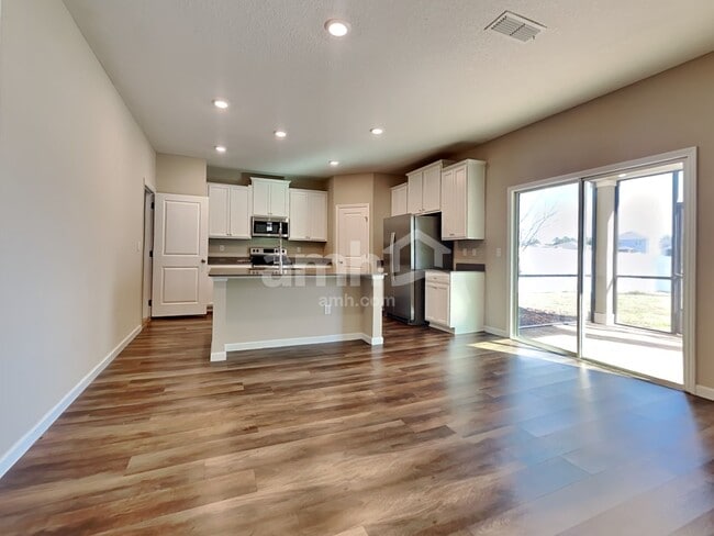 Photo - 219 Hemlock Pt