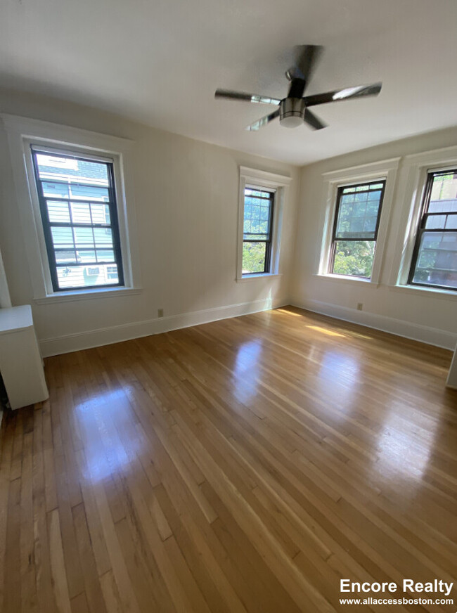 Building Photo - 75 Longwood Ave Unit 2R Rental