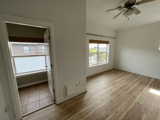 Photo - 1000 SW 170th Ave Unit 202