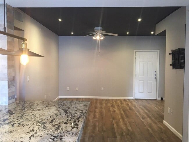 Photo - 2320 Gracy Farms Ln Unit 723