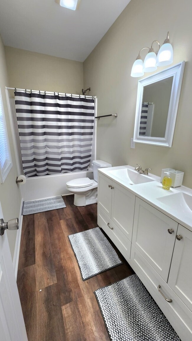 Photo - 376 Washington Dr