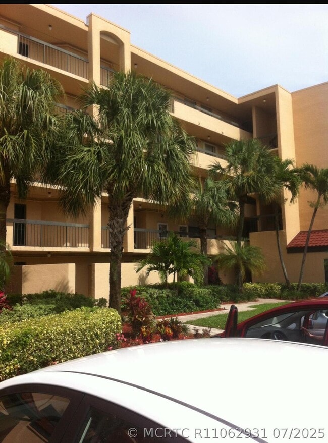 Building Photo - 955 Egret Cir Unit 403