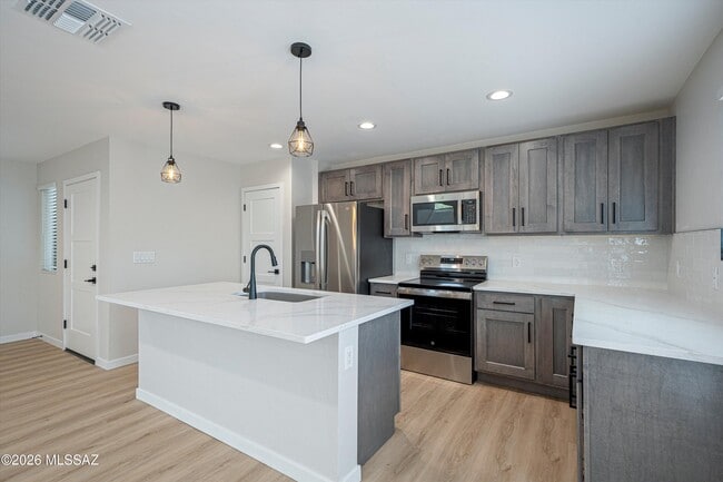 Photo - 739 N Queen Ave