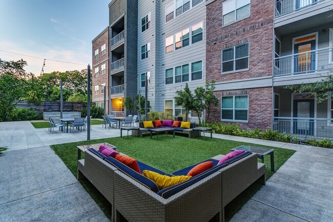 Photo - Republic at Alamo Heights