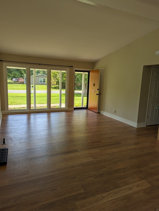 Photo - 1701 Brentmoor Ln