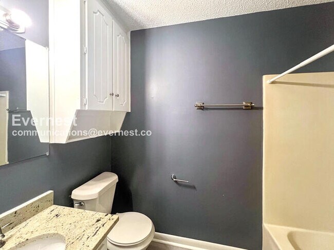 Photo - 300 Bellewood Ln Casa Adosada