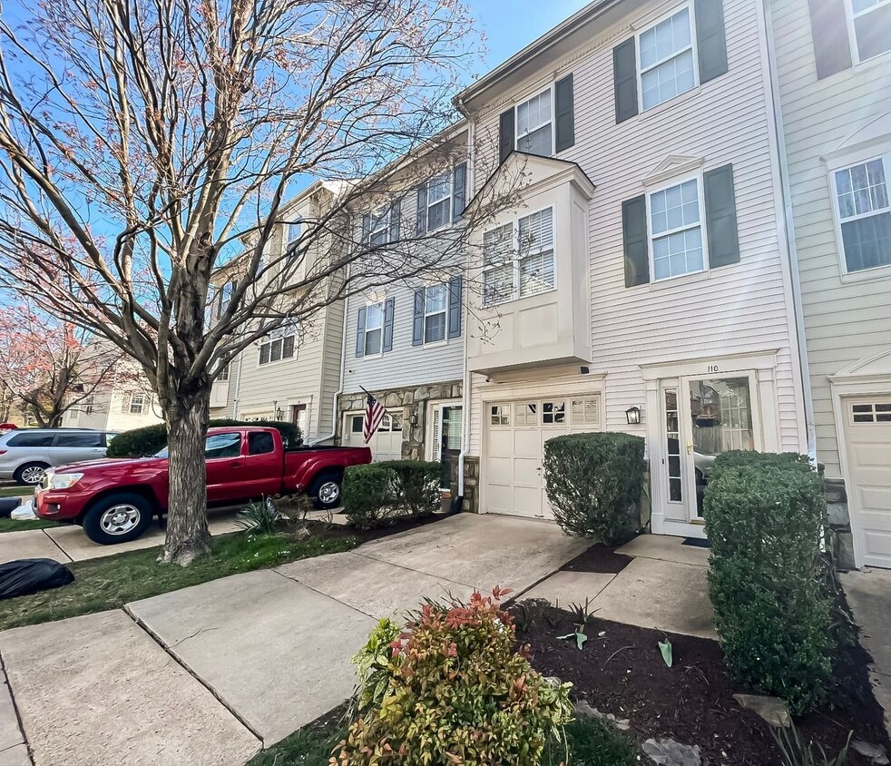 Lovely Tri-Level 3 Bedroom 2 Bathroom And ... - Lovely Tri-Level 3 Bedroom 2 Bathroom And ...
