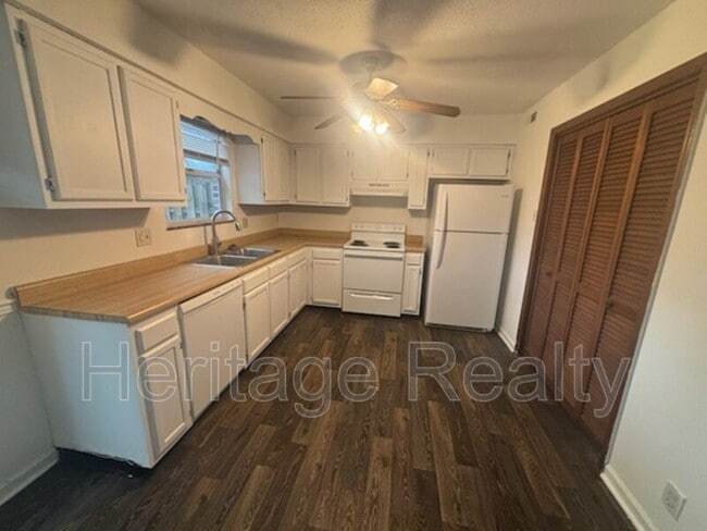 Photo - 1207 Crest Brook Dr