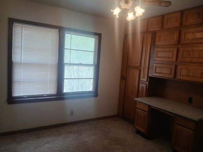 Photo - 2413 Poplar St