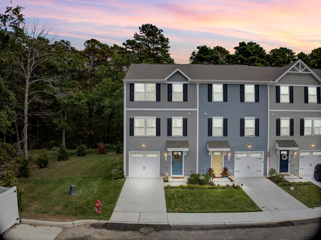 Photo - 1001 Cyprus Ct