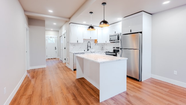 Photo - 2106 Oakes Ave Unit A