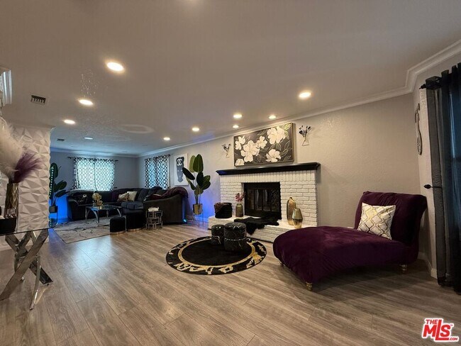 Photo - 8020 Cora St