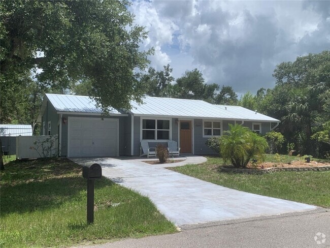 Building Photo - 17497 Clover Ave Rental