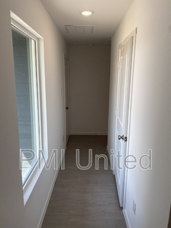 Photo - 3012 Burmese St