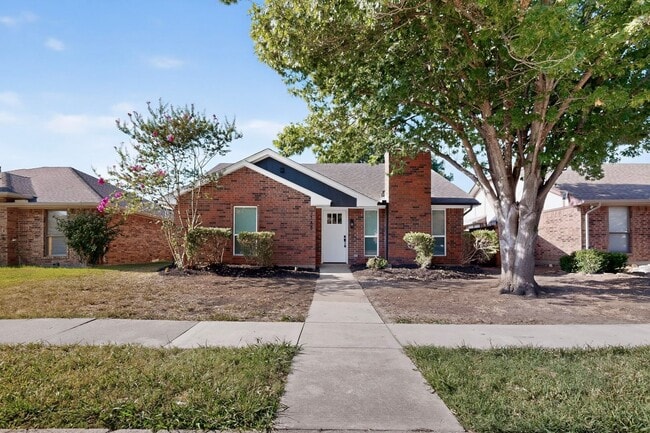 Photo - 1748 St James Dr