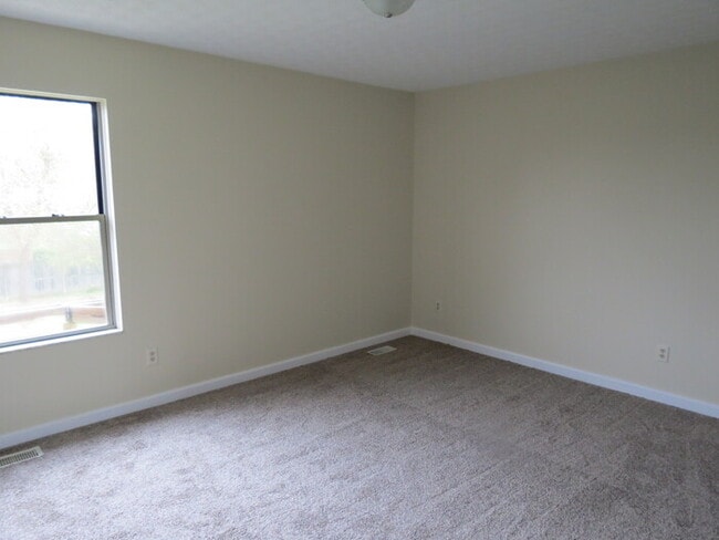 Photo - 35 Ashton Dr