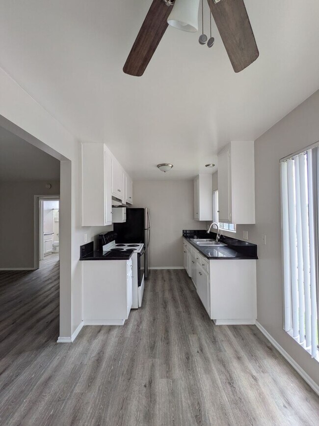 Photo - 372 Freeman Ave