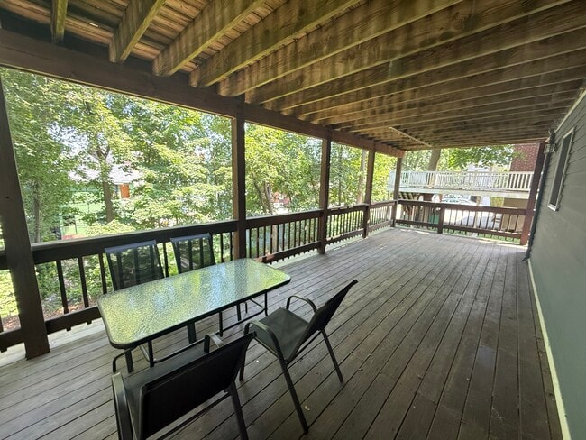 Huge Deck - 39 Newtonville Ave Apartment Unit 1