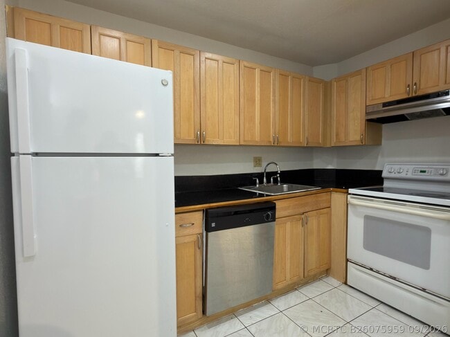 636 NW 13th St Unit 0140