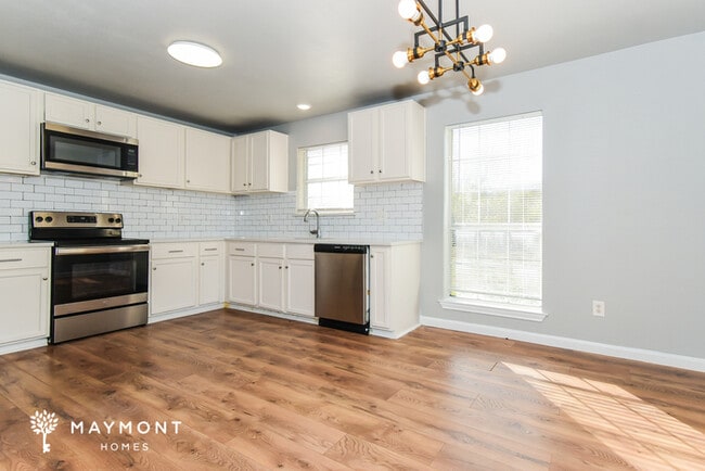 Photo - 2140 N Shore Rd