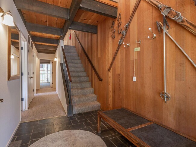 Photo - 1001 Commonwealth Dr