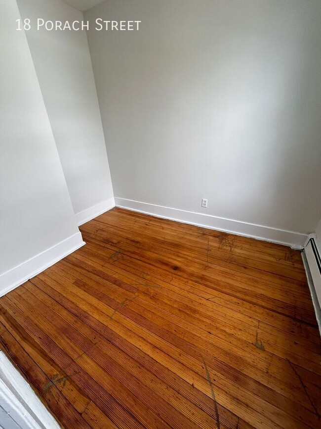 Photo - 18 Porach St