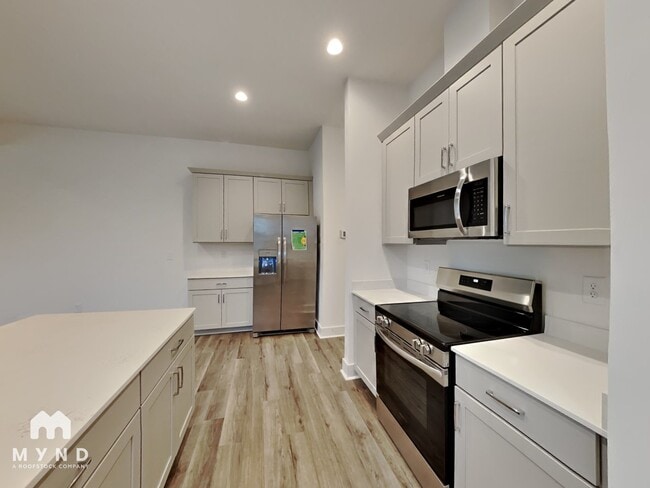 Photo - 928 Wainwright Ave