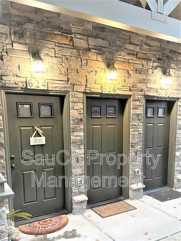 Photo - 626 NE Newstead Ln