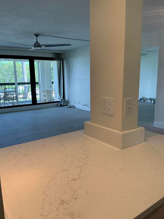 Photo - 3792 NE Ocean Blvd Unidad 211-N