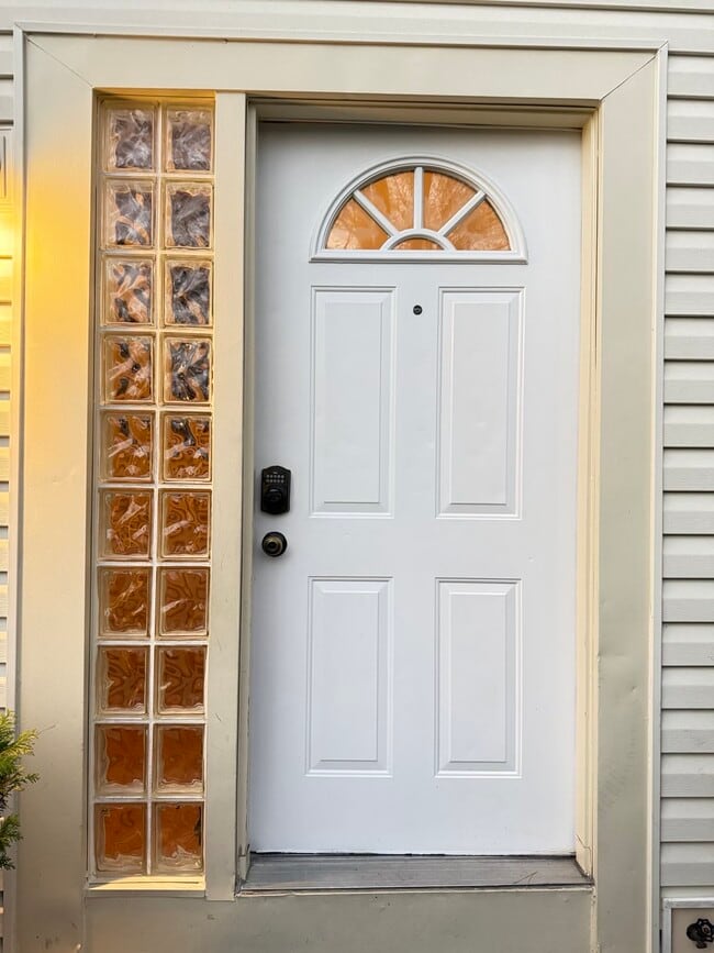 Photo - 8856 Youngsea Pl