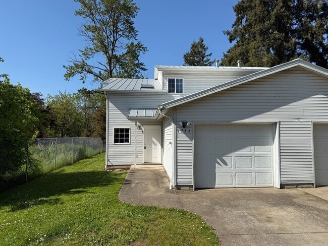 Building Photo - gbfront Unit 1735
