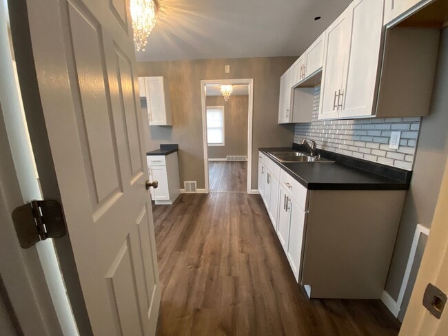 2 Bedroom Condo - 2 Bedroom Condo