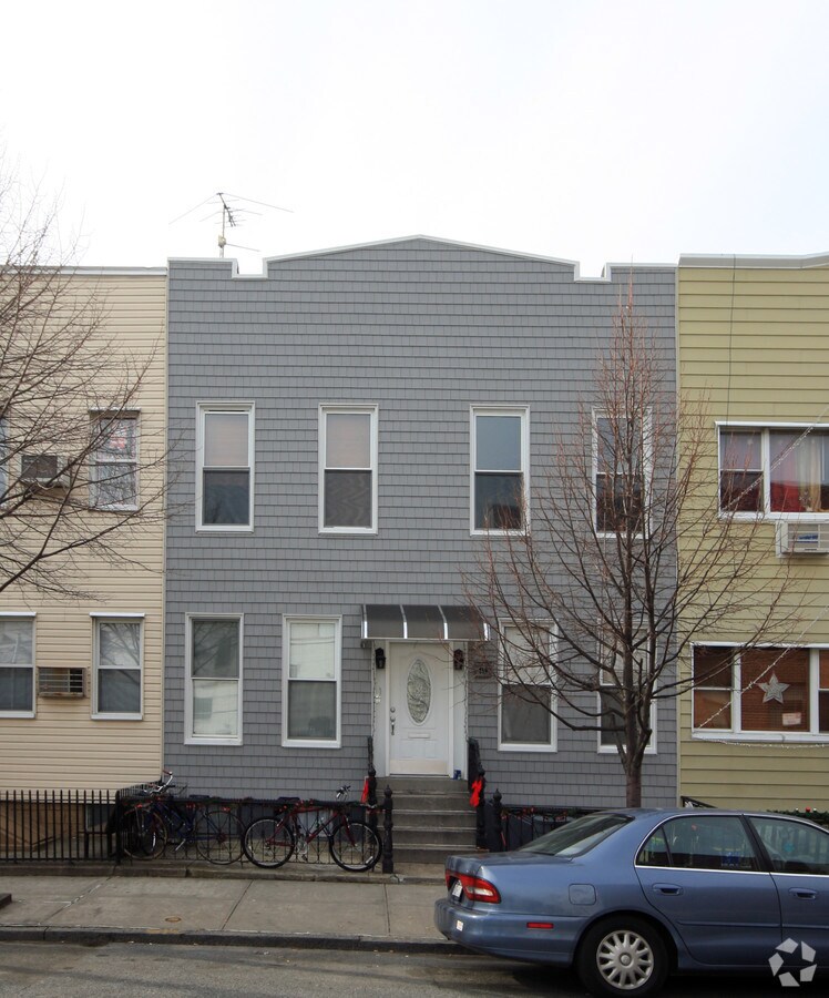 Photo - 119 Jewel St