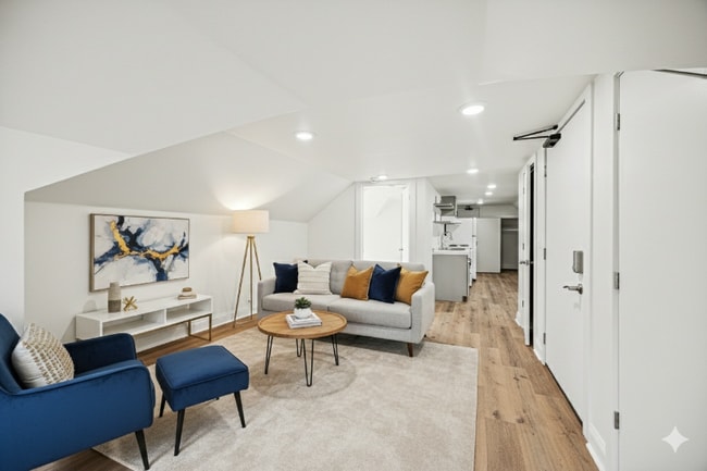 Photo - 3337 Reading Rd Unidad H