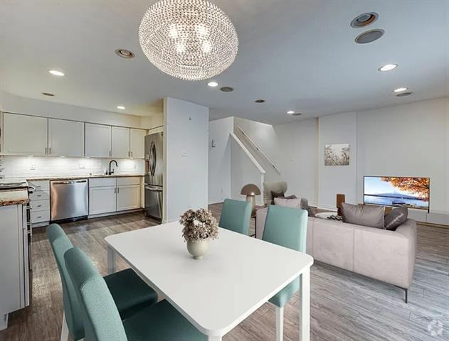 Building Photo - 2722 Knight St Unit 316C Rental