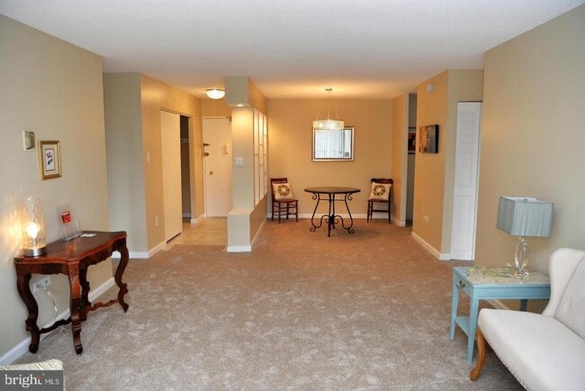 Photo - 4600 S Four Mile Run Dr Unit 106