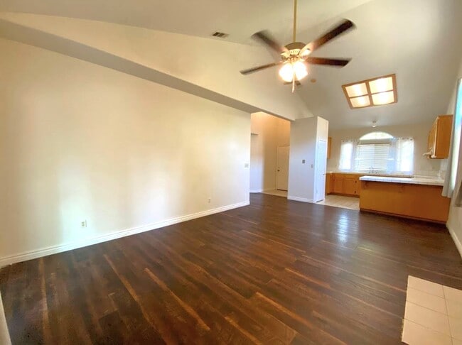 Photo - 3125 Campus Dr