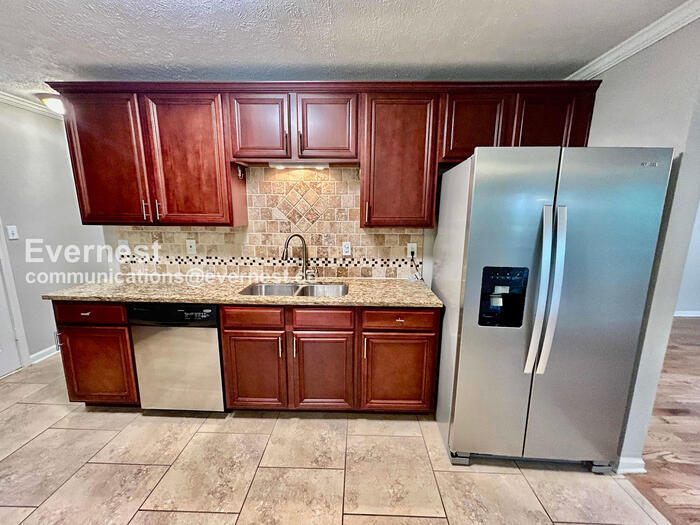 655 S Preston Ct
