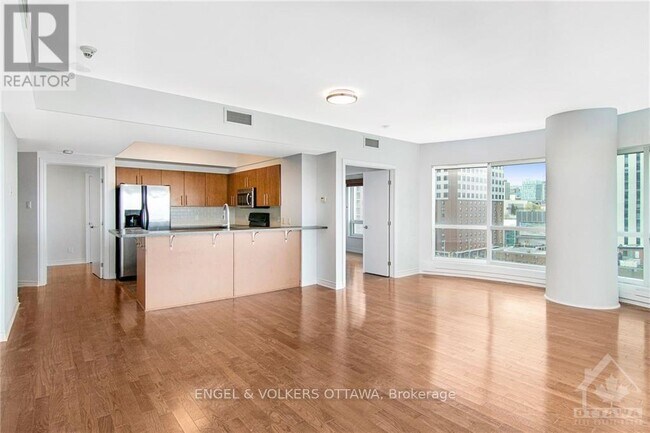 Photo - 200 Rideau St Unit 904