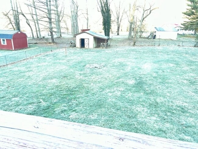 Photo - 121 River Rd