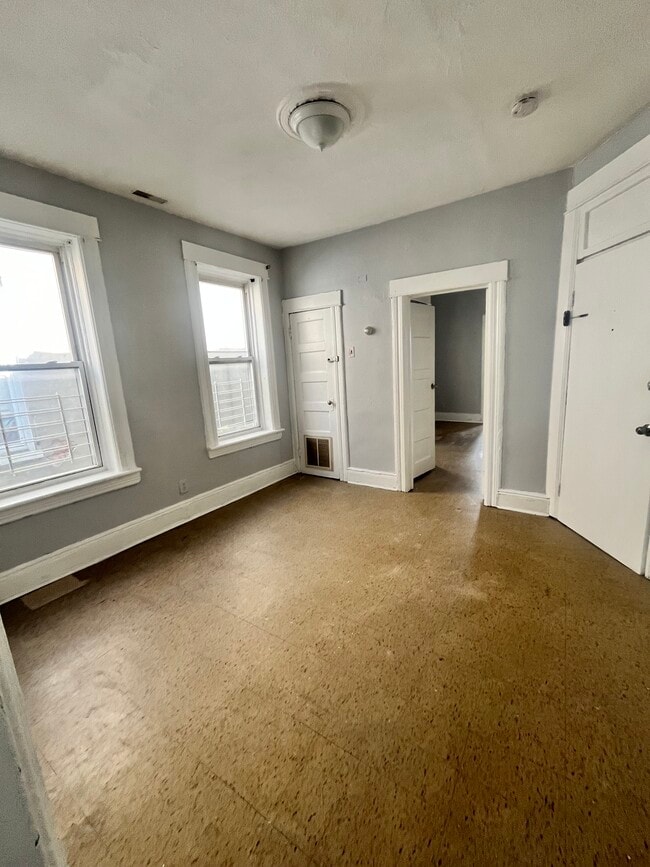 43 Grant Ave 3R - 40 Grant Ave Unit 3R