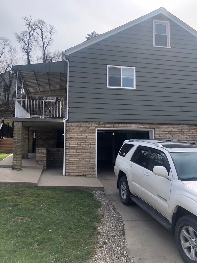 Photo - 829 Snider St